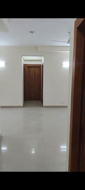 Room in 3 BHK Apartment at Jaypee Kensington Park Apartments, Sector 133 – for Rent