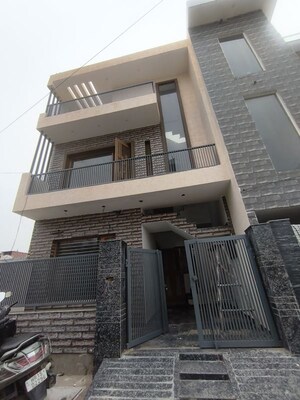 4 BHK Villa For Sale in Alaknanda Maxxus Eden Estate, Ghazipur
