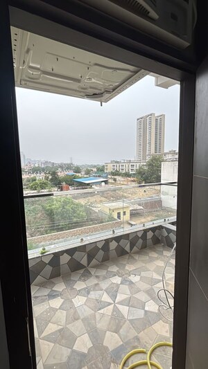Balcony in 2 BHK Builder Floor at Sector 110 – for Rent