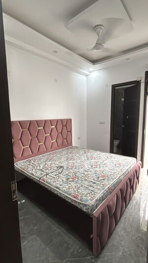 Bedroom in 2 BHK Builder Floor at Sector 110 – for Rent
