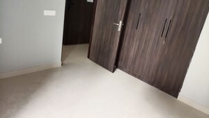 Room in 3 BHK Apartment at Tata Eureka Park, Sector 150 – for Rent