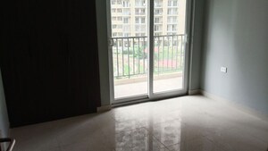 Room in 3 BHK Apartment at Tata Eureka Park, Sector 150 – for Rent