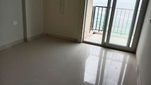 Room in 2 BHK Apartment at Tata Eureka Park, Sector 150 – for Rent