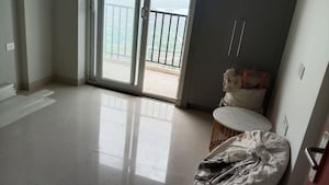 Room in 2 BHK Apartment at Tata Eureka Park, Sector 150 – for Rent