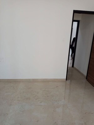 Room in 2 BHK Apartment at Chandak Cornerstone, Worli – for Rent