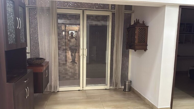 undefined, east of kailash 3 Bedroom 200 Sq.Yd. Builder Floor In East Of Kailash Delhi 10502978