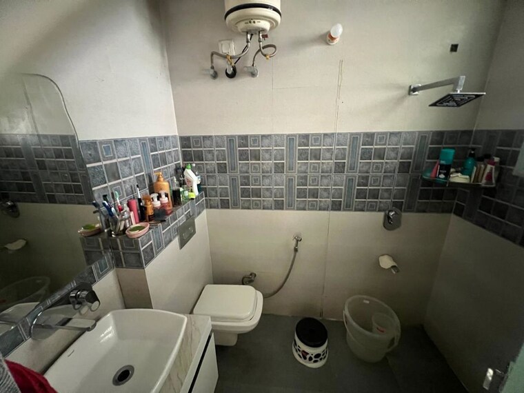 Team Area, sector 44 2 Bedroom 2000 Sq.Ft. Builder Floor In Sector 44 Chandigarh 10503003