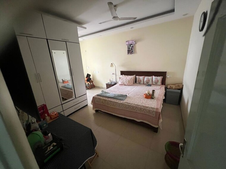 Team Area, sector 44 2 Bedroom 2000 Sq.Ft. Builder Floor In Sector 44 Chandigarh 10503003