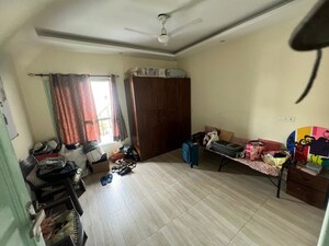 Bedroom in 2 BHK Builder Floor at Sector 44 – for Rent