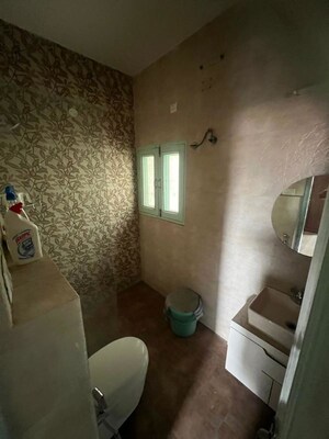 Bathroom in 2 BHK Builder Floor at Sector 44 – for Rent
