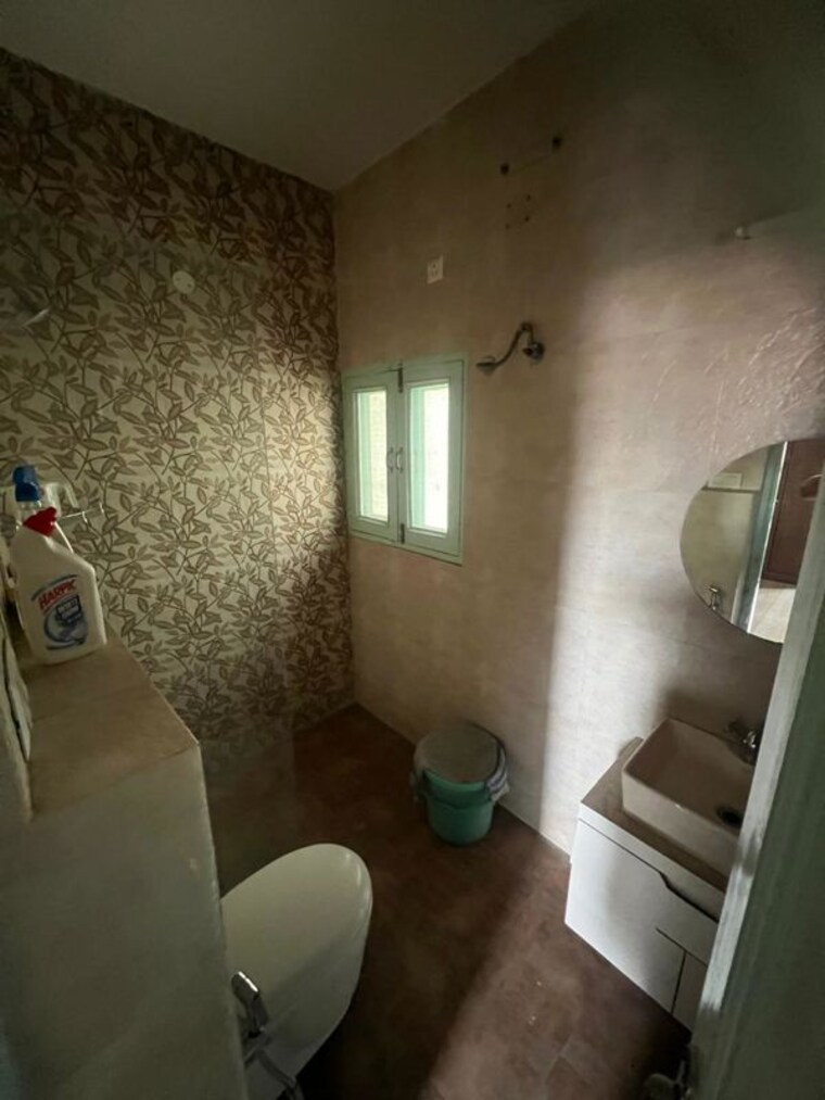 Bathroom, sector 44 2 Bedroom 2000 Sq.Ft. Builder Floor In Sector 44 Chandigarh 10503003
