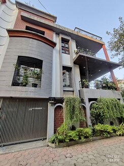 4 BHK + Pooja Room,Servant Room,Study Room,Extra Room Villa For Sale in City Light