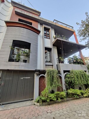 4 BHK Villa For Sale in City Light