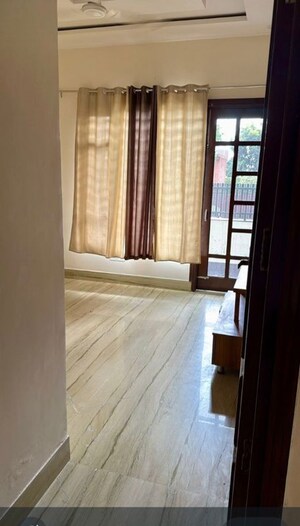 2 BHK Builder Floor For Rent in Sector 21
