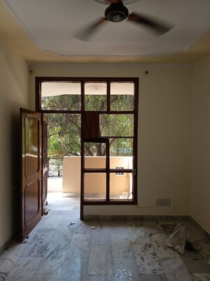 Room in 4 BHK Builder Floor at Sector 49 – for Rent