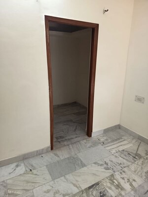 Room in 4 BHK Builder Floor at Sector 49 – for Rent