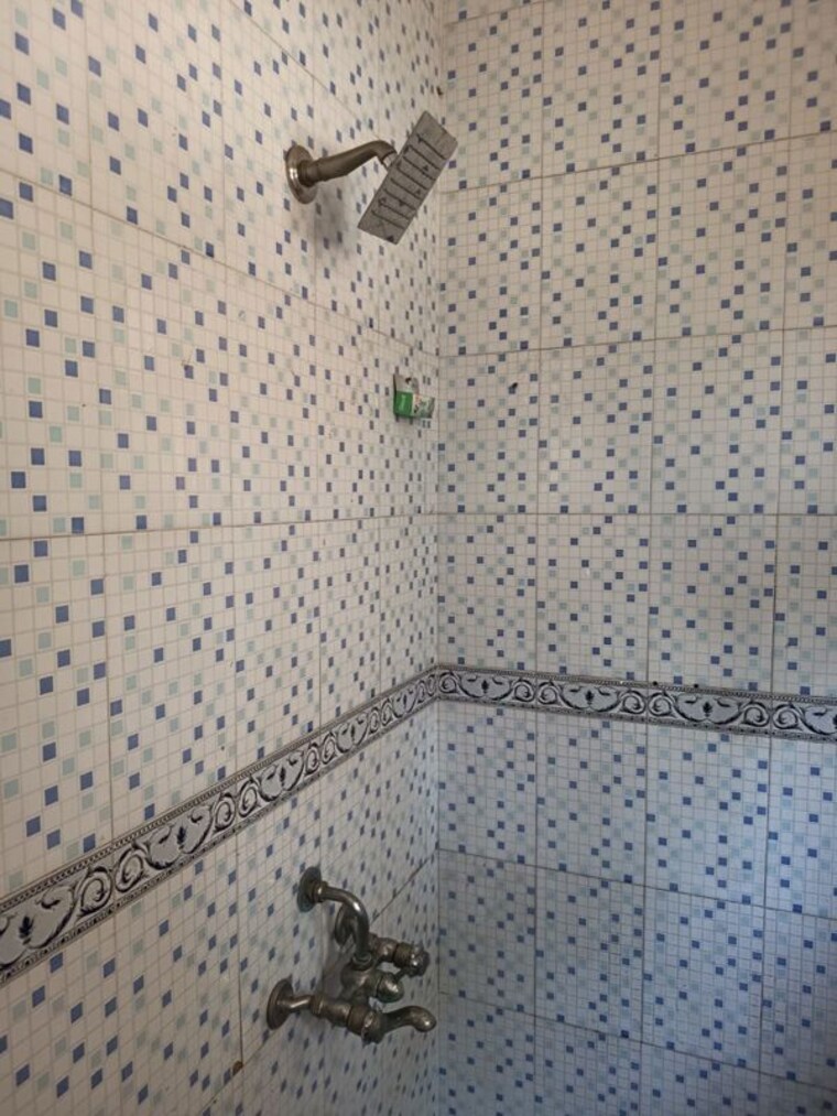 Bathroom, sector 49 4 Bedroom 2500 Sq.Ft. Builder Floor In Sector 49 Chandigarh 10503022