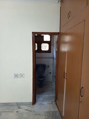 Furnished Amenities in 4 BHK Builder Floor at Sector 49 – for Rent