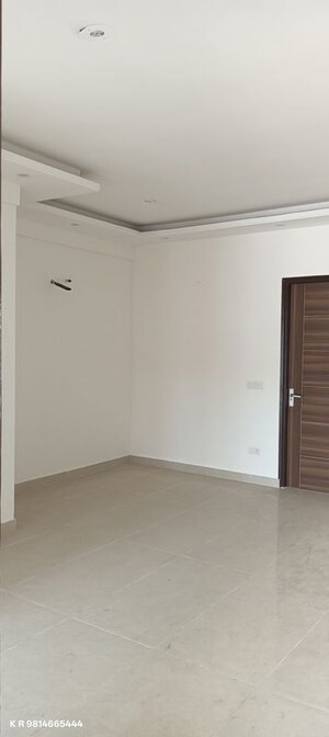 Room in 3 BHK Apartment at Pinnacle Aeren Homes, Pir Machalla – for Rent