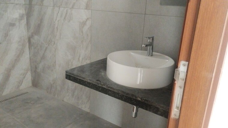 Bathroom, rajapushpa-imperia 3 Bedroom 1550 Sq.Ft. Apartment In Tellapur Hyderabad 10503041