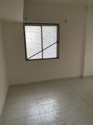 Room in 1 BHK Apartment at Sanewadi – for Rent