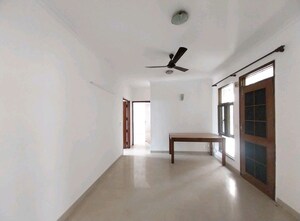 Room in 3 BHK Independent House at Army Sispal Vihar, Sector 49 – for Rent