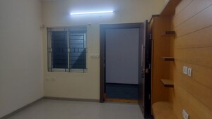 Room in 3 BHK Apartment at Film Nagar – for Rent