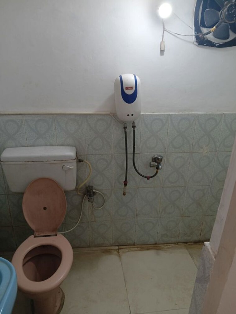 Bathroom, bajghera 2 Bedroom 560 Sq.Ft. Builder Floor In Bajghera Gurgaon 10503088