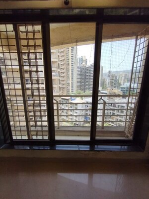Room in 3 BHK Apartment at Paradise Sai Pearls, Kharghar – for Rent