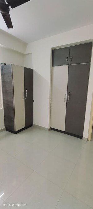 Room in 2.5 BHK Apartment at Honer Vivantis, Gopanpally – for Sale