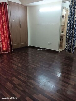 3 BHK + Servant Room Apartment For Rent in Paras Tierea
