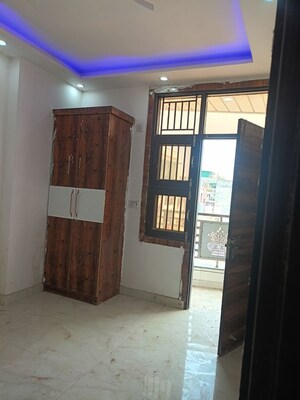 Room in 3 BHK Apartment at Vipin Garden – for Sale