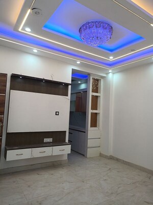 Room in 3 BHK Apartment at Vipin Garden – for Sale