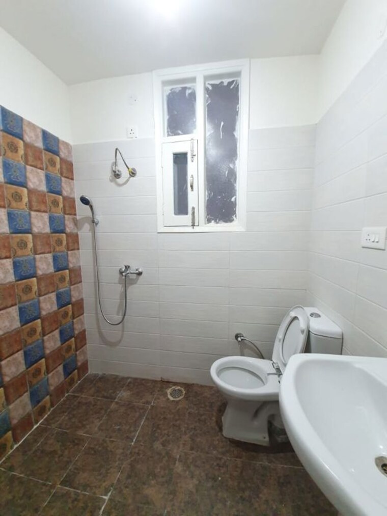 Bathroom, sbp-housing-park 2 Bedroom 965 Sq.Ft. Apartment In Central Derabassi Chandigarh 10358734
