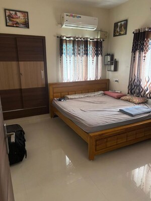 Bedroom in 2 BHK Apartment at Manapakkam – for Rent