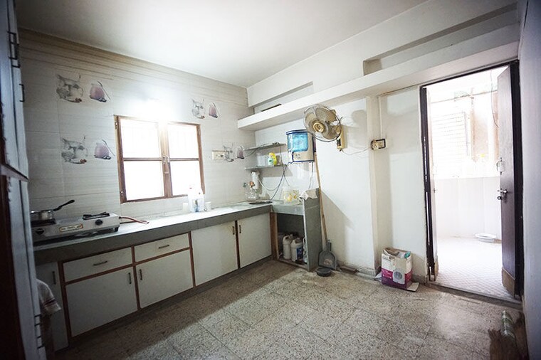 Kitchen, bodakdev 2 Bedroom 95 Sq.Yd. Apartment In Bodakdev Ahmedabad 10503278