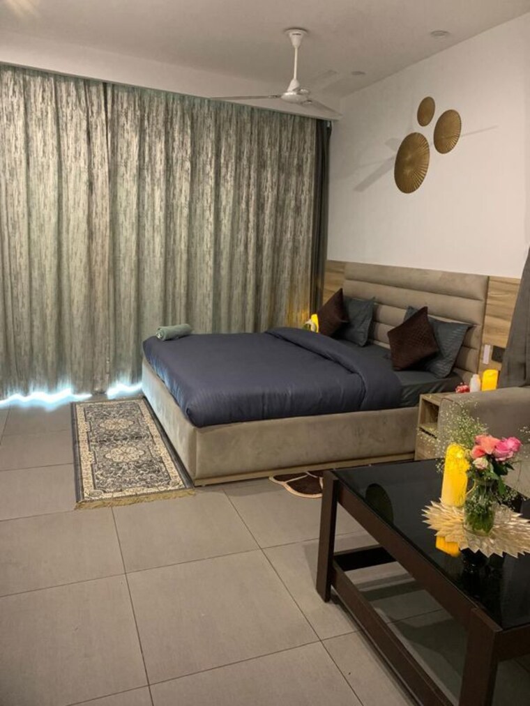 Living Room, arun vihar 6+ Bedroom 450 Sq.Mt. Villa In Arun Vihar Noida 10503270