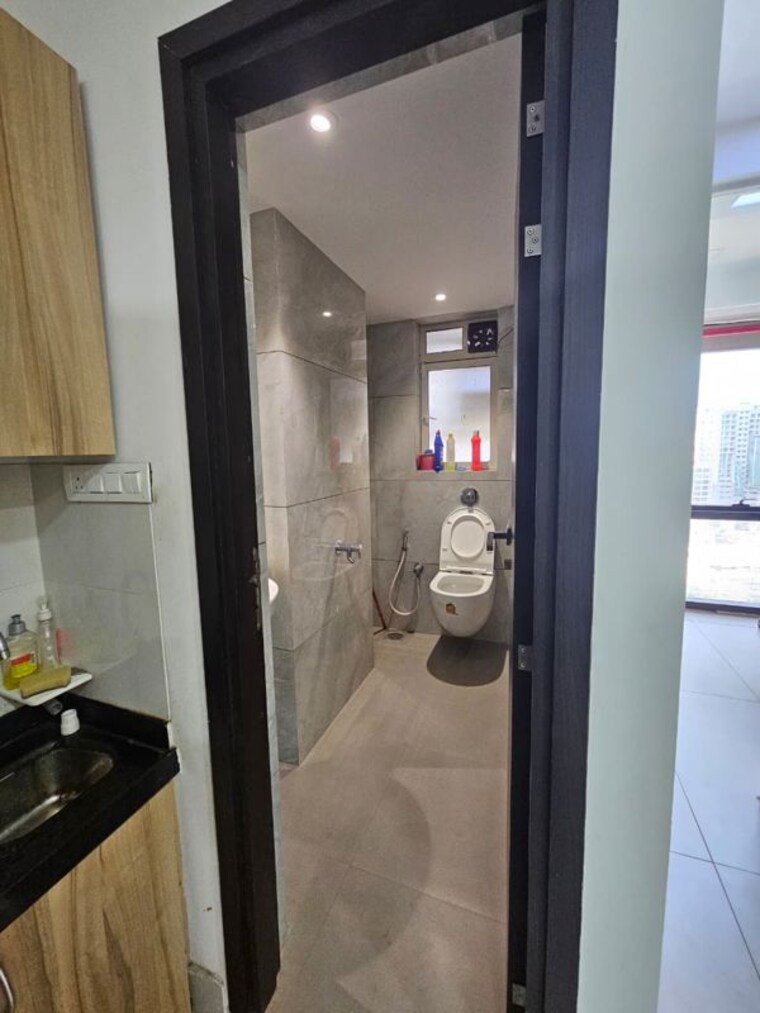 Bathroom, goregaon east Commercial Office Space 425 Sq.Ft. In Goregaon East Mumbai 10503293