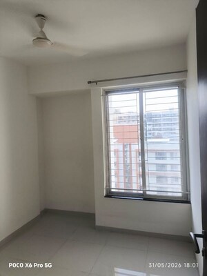 Room in 2 BHK Apartment at Pharande Kairosa, Punawale – for Rent