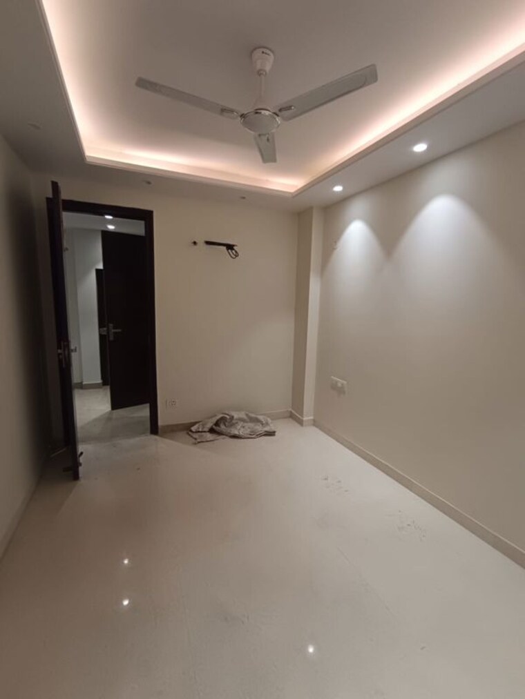 Room, naraina 3 Bedroom 125 Sq.Yd. Builder Floor In Naraina Delhi 10503316