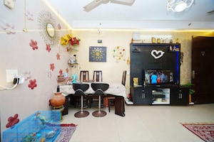 Living Room in 2 BHK Apartment at Amrapali Silicon City, Sector 76 – for Sale