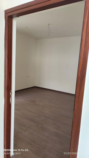 Room in 4 BHK Apartment at Lakdi Ka Pul – for Sale