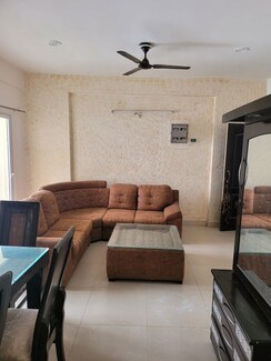 3.5 BHK + Pooja Room,Servant Room,Study Room,Extra Room Apartment For Sale in Renowned Renox Thrive