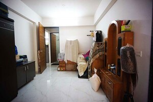 Room in 3 BHK Apartment at Science City – for Sale