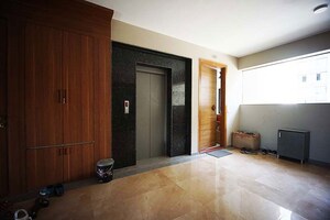 Room in 3 BHK Apartment at Science City – for Sale
