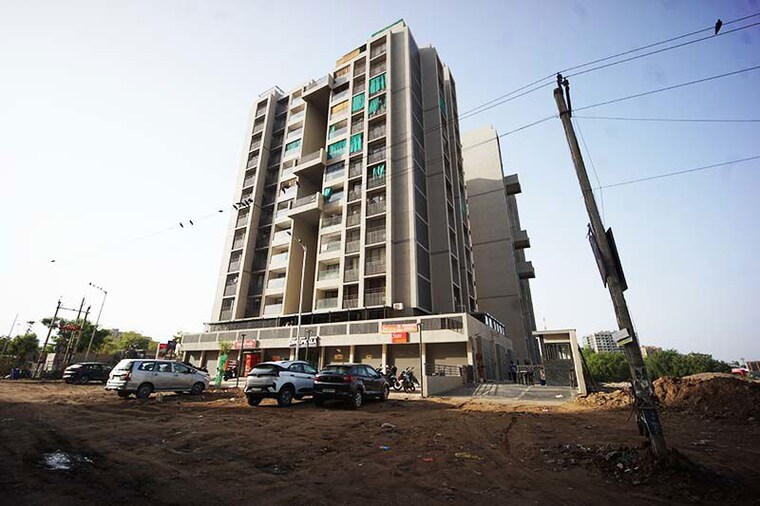 Exterior View, science city 3 Bedroom 200 Sq.Yd. Apartment In Science City Ahmedabad 10503400
