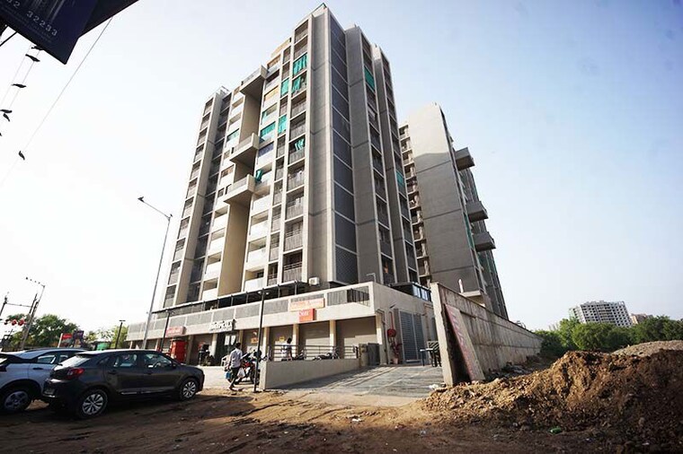 Exterior View, science city 3 Bedroom 200 Sq.Yd. Apartment In Science City Ahmedabad 10503400