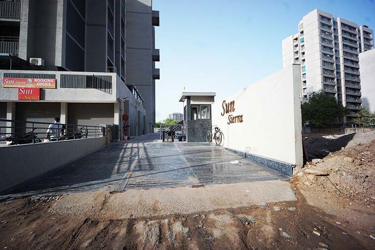 Exterior View, science city 3 Bedroom 200 Sq.Yd. Apartment In Science City Ahmedabad 10503400