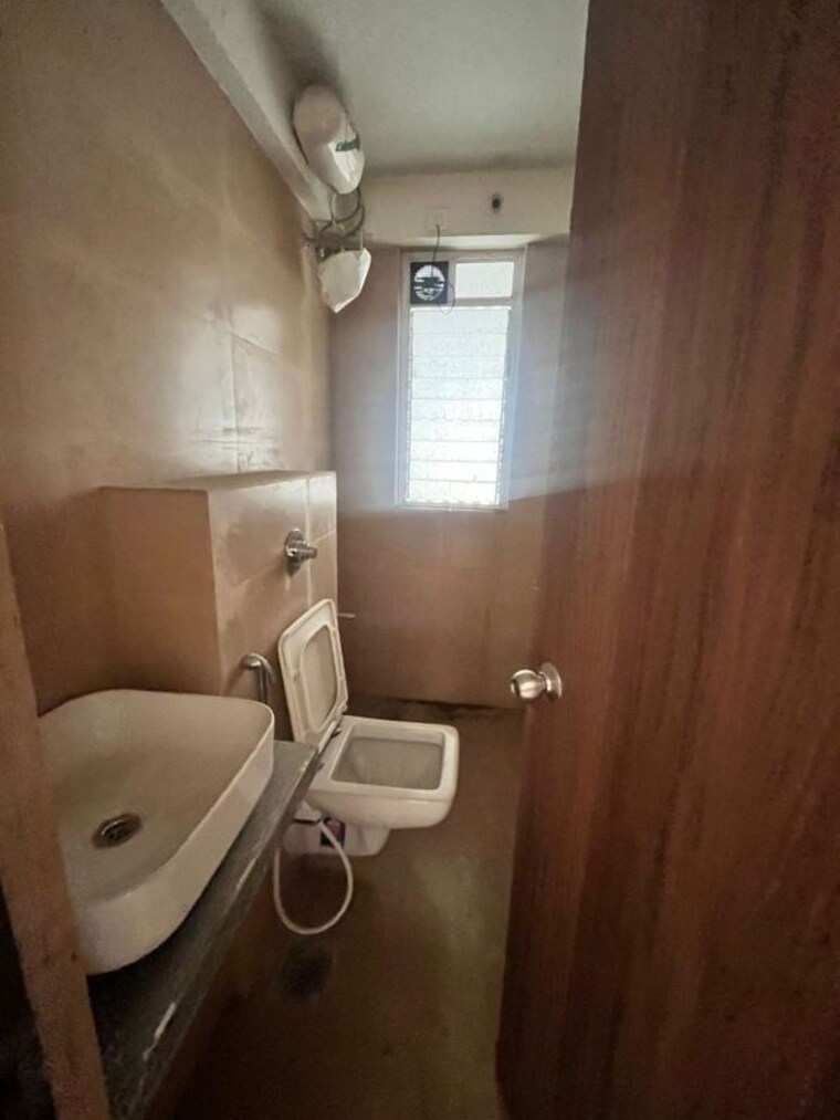 Bathroom, poddar-harmony 1.5 Bedroom 500 Sq.Ft. Apartment In Chembur Mumbai 10503420