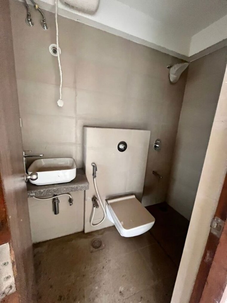 Bathroom, poddar-harmony 1.5 Bedroom 500 Sq.Ft. Apartment In Chembur Mumbai 10503420